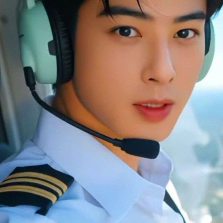 Latest photo of Cha Eunwoo