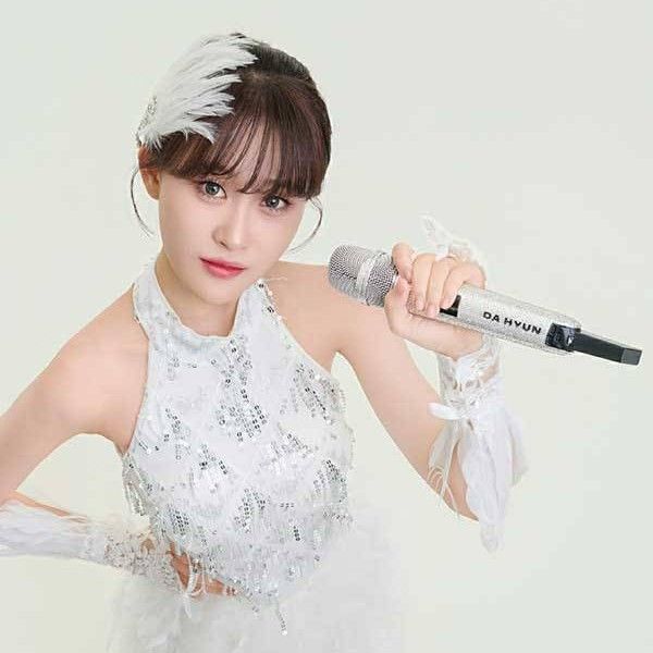 Behind-the-scenes cut of Kim Dahyun