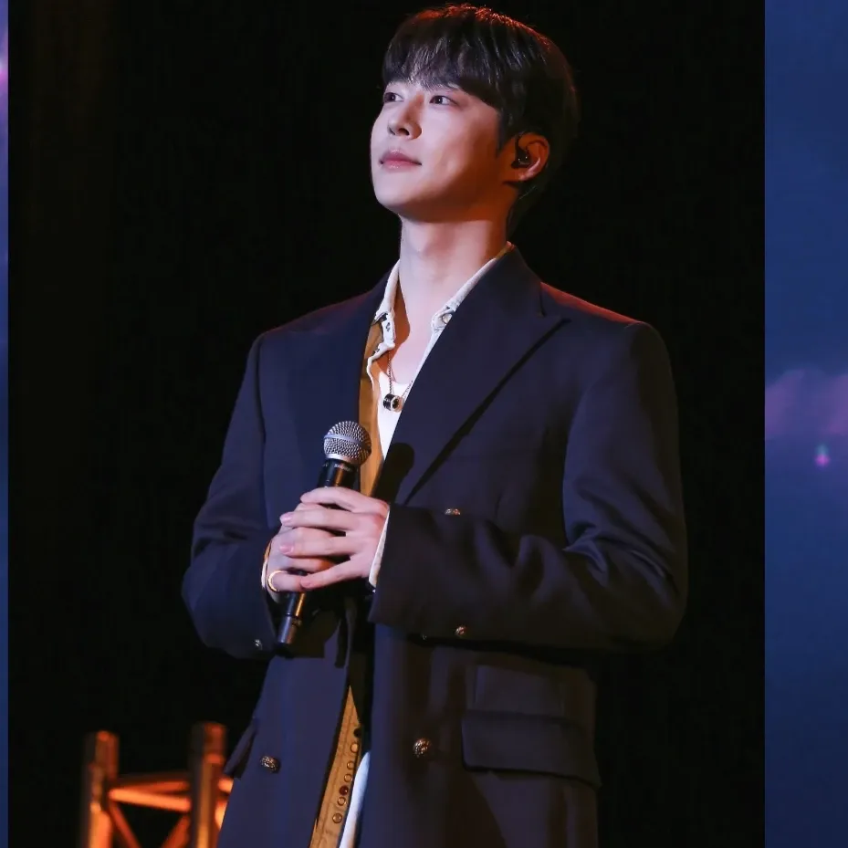 A moment captured by a fan of Bae Inhyuk