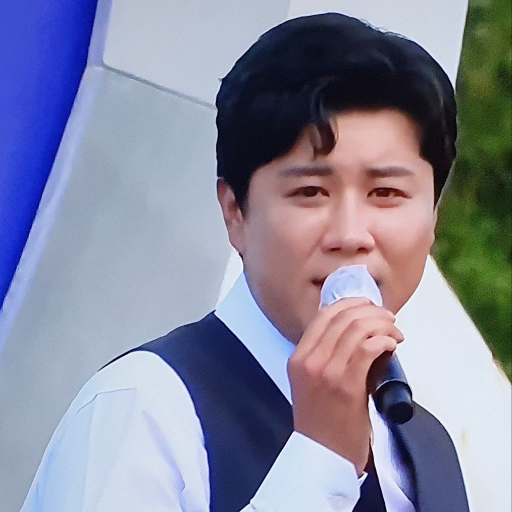 チン・ヘソンのビハインドカット