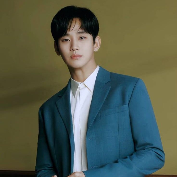 Recent activity shot of Kim Soohyun