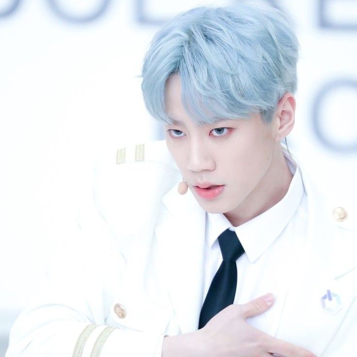 Recent activity shot of Lee Junyoung