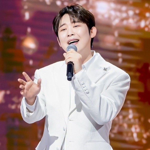 Today’s standout profile photo of Jinuk on Choeaedol Celeb