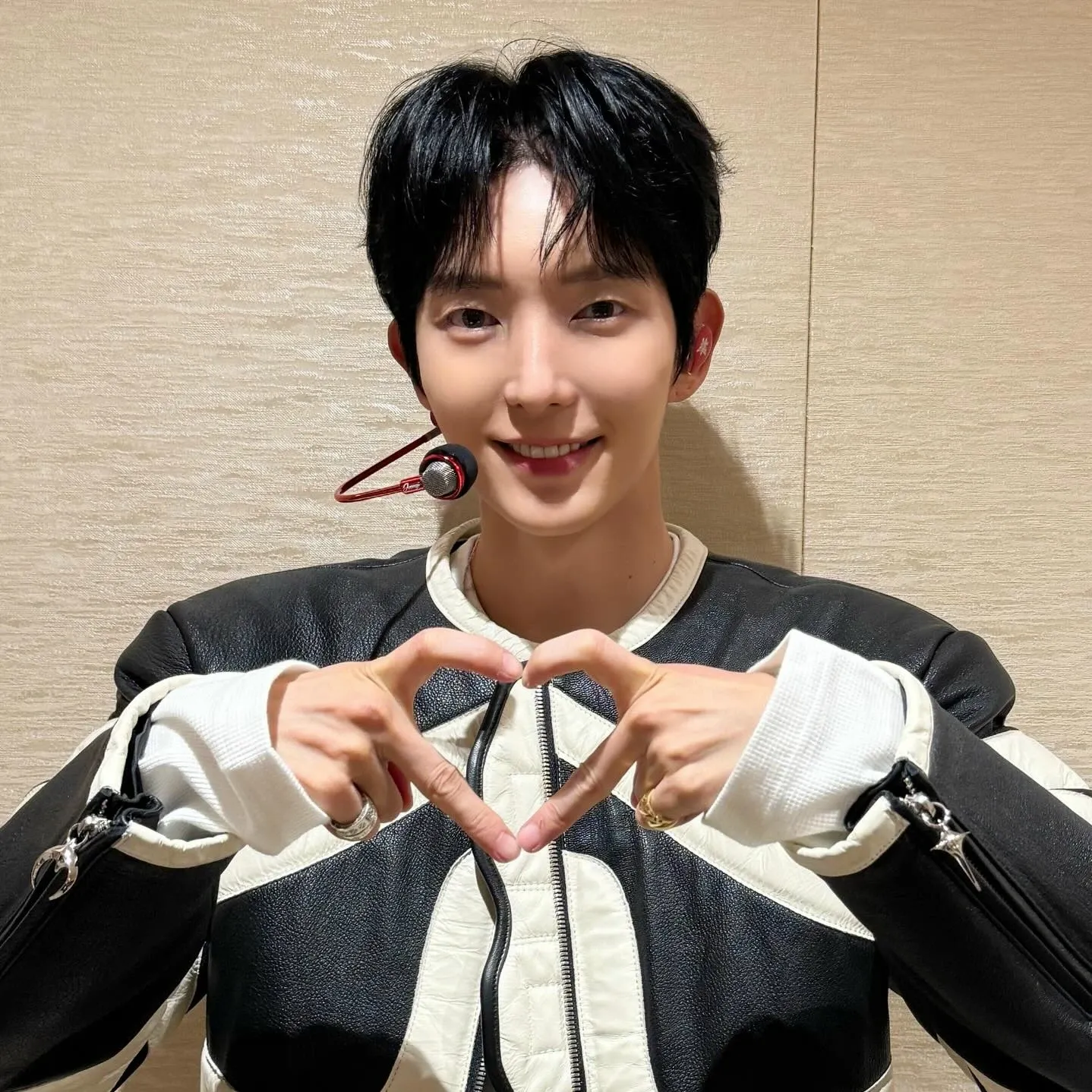 Behind-the-scenes cut of Lee Joongi