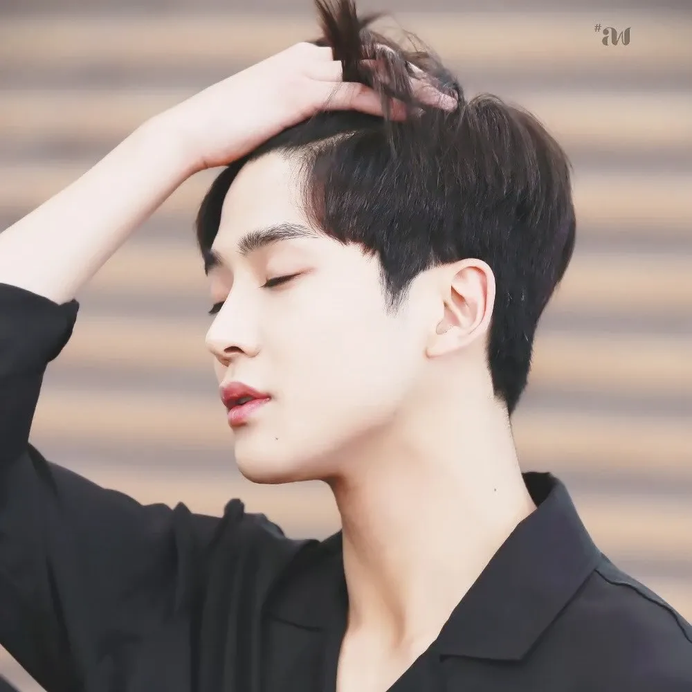 Momen yang diabadikan oleh penggemar Rowoon