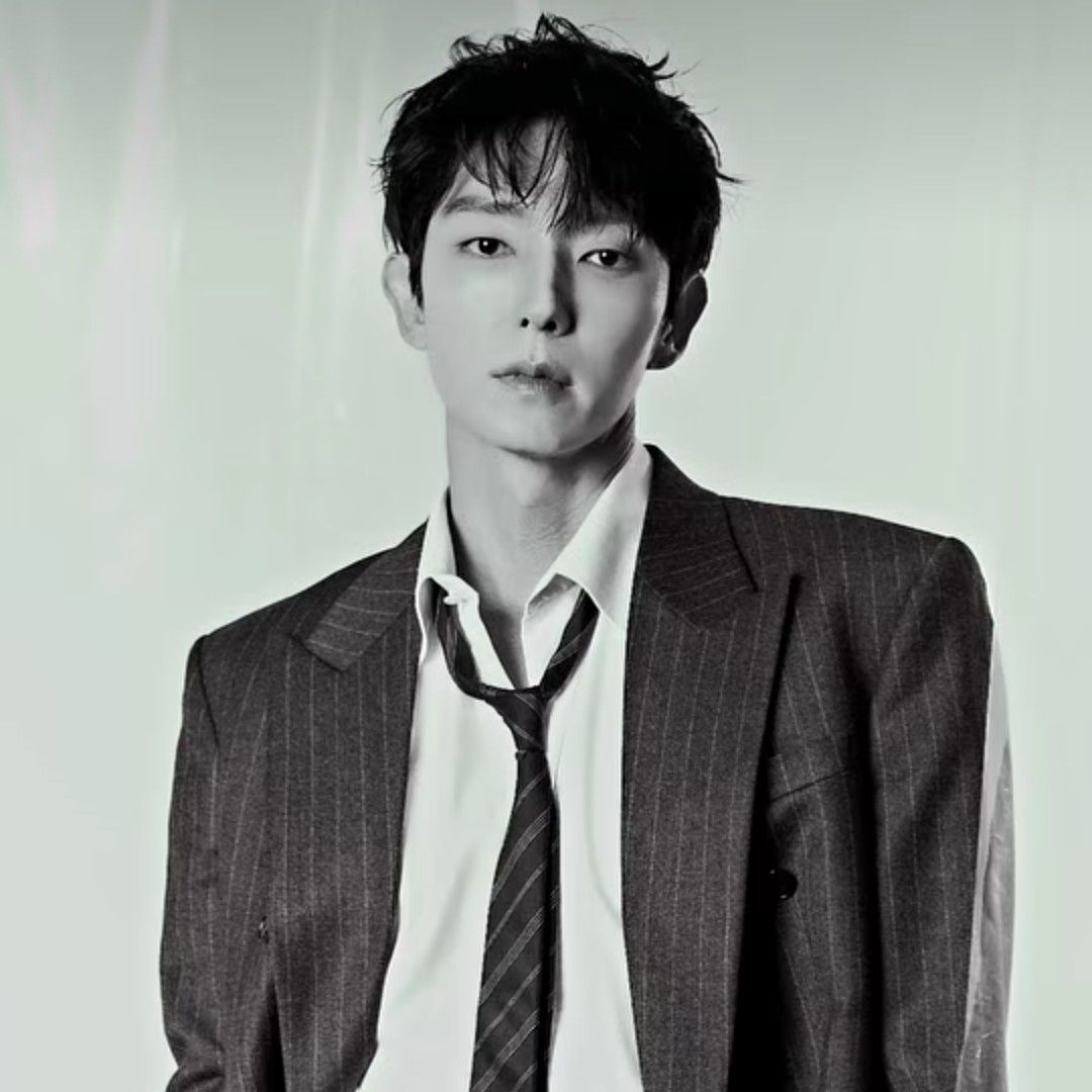 Behind-the-scenes cut of Lee Joongi