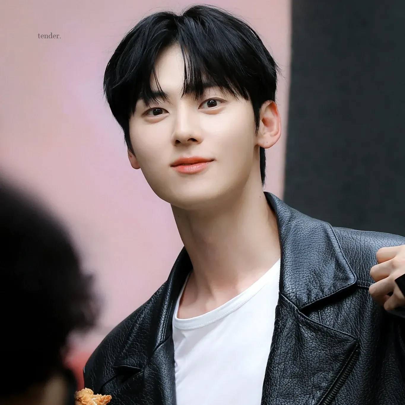 Behind-the-scenes cut of Hwang Minhyun