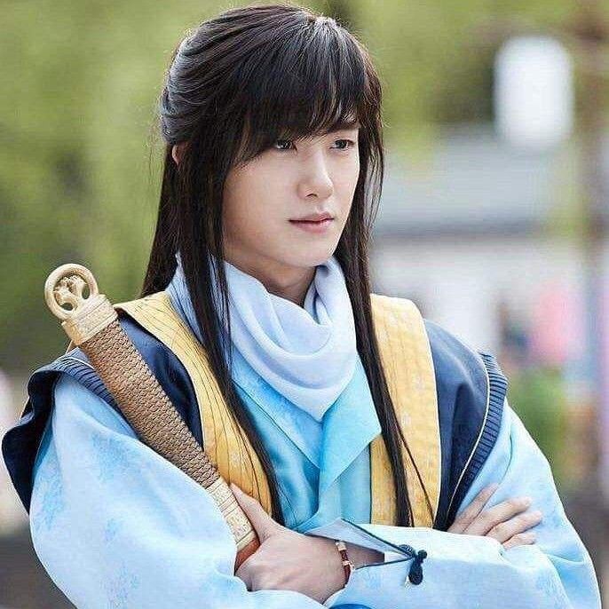 A moment captured by a fan of Park Hyungsik