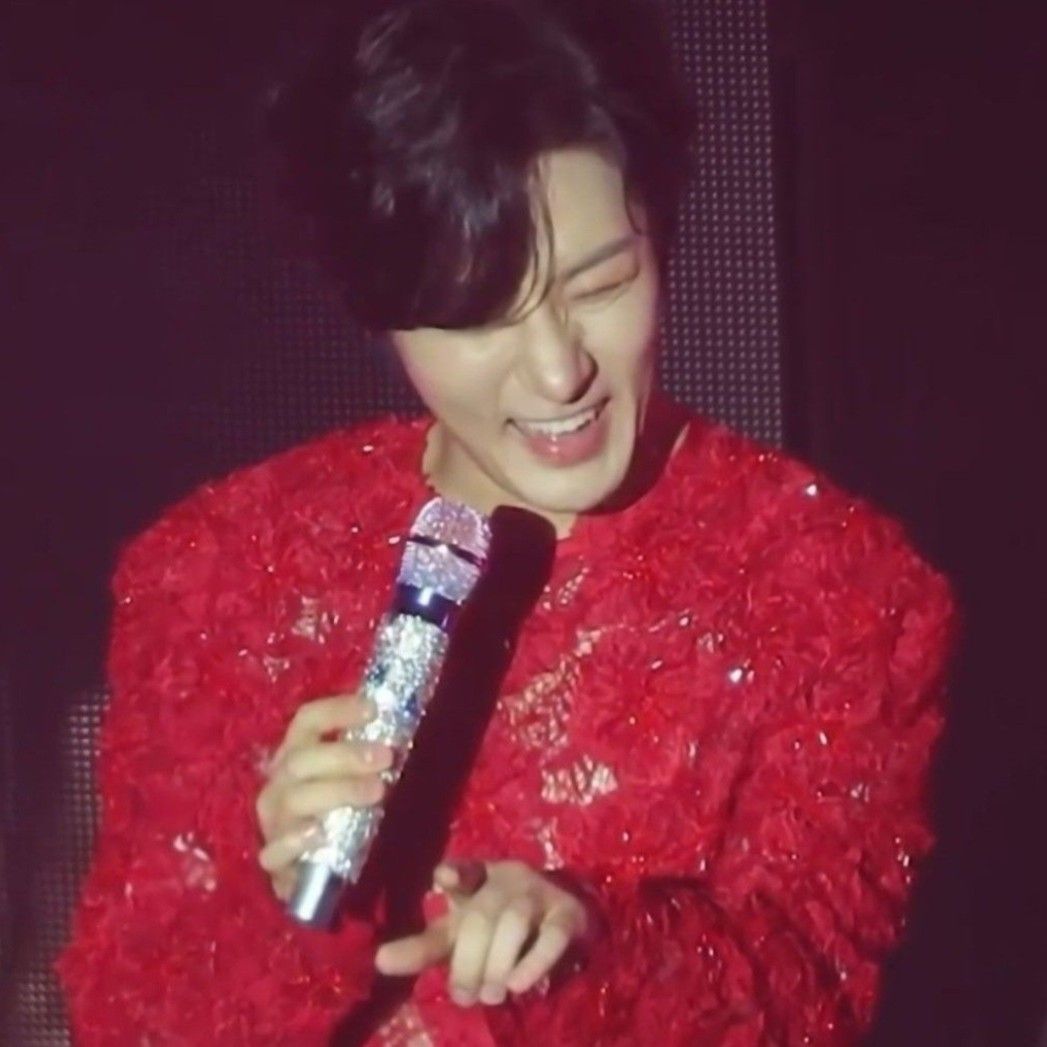 A moment captured by a fan of Kang Moonkyung