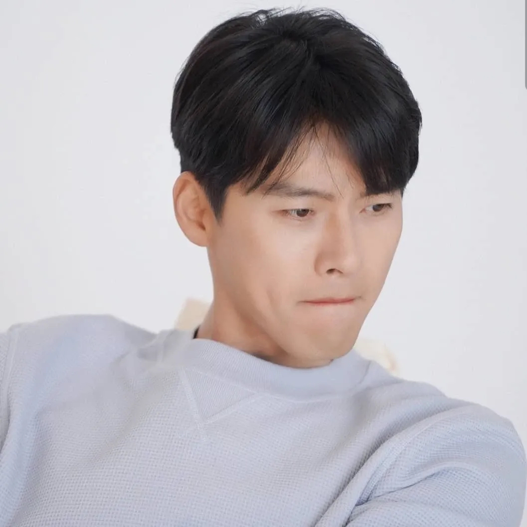 Behind-the-scenes cut of Hyun Bin