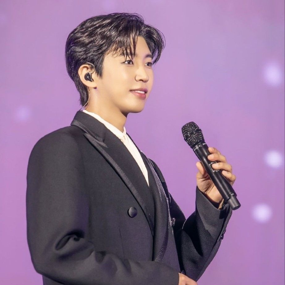 A moment captured by a fan of Lim Youngwoong