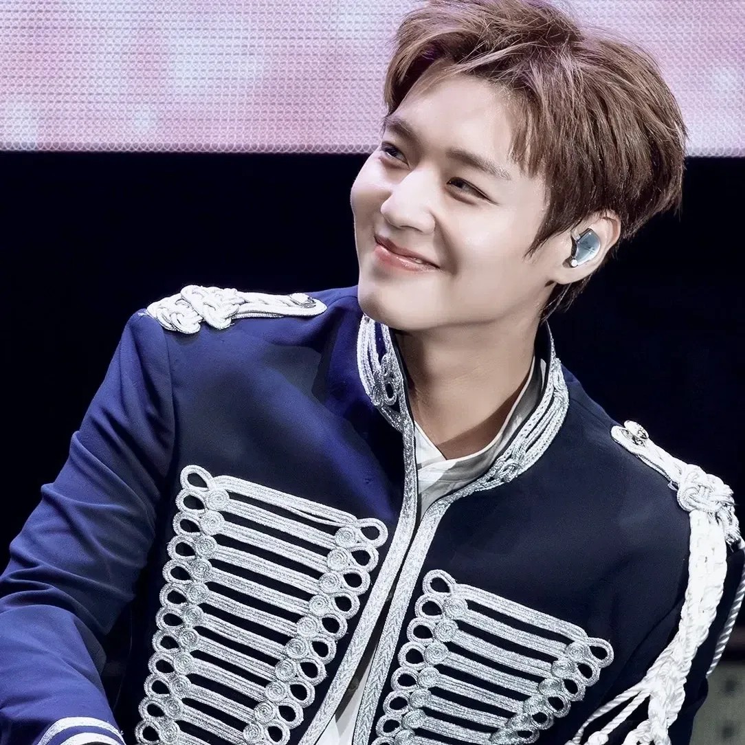 A moment captured by a fan of Park Jihoon