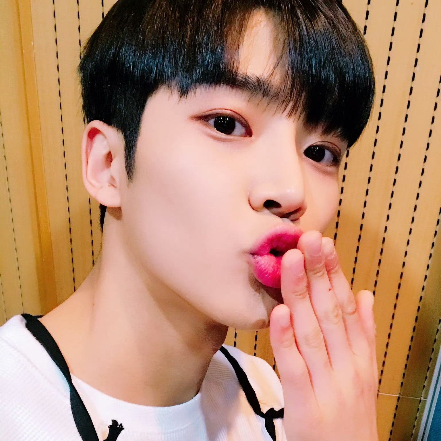 Momen yang diabadikan oleh penggemar Rowoon