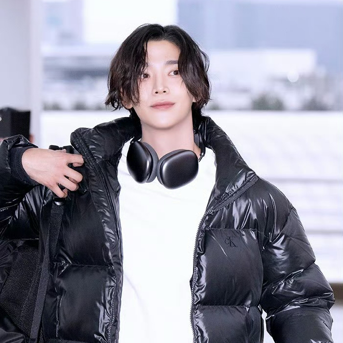 Foto kegiatan terbaru dari Rowoon