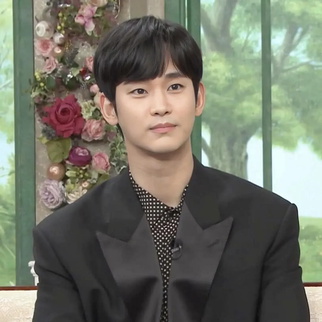 Recent activity shot of Kim Soohyun