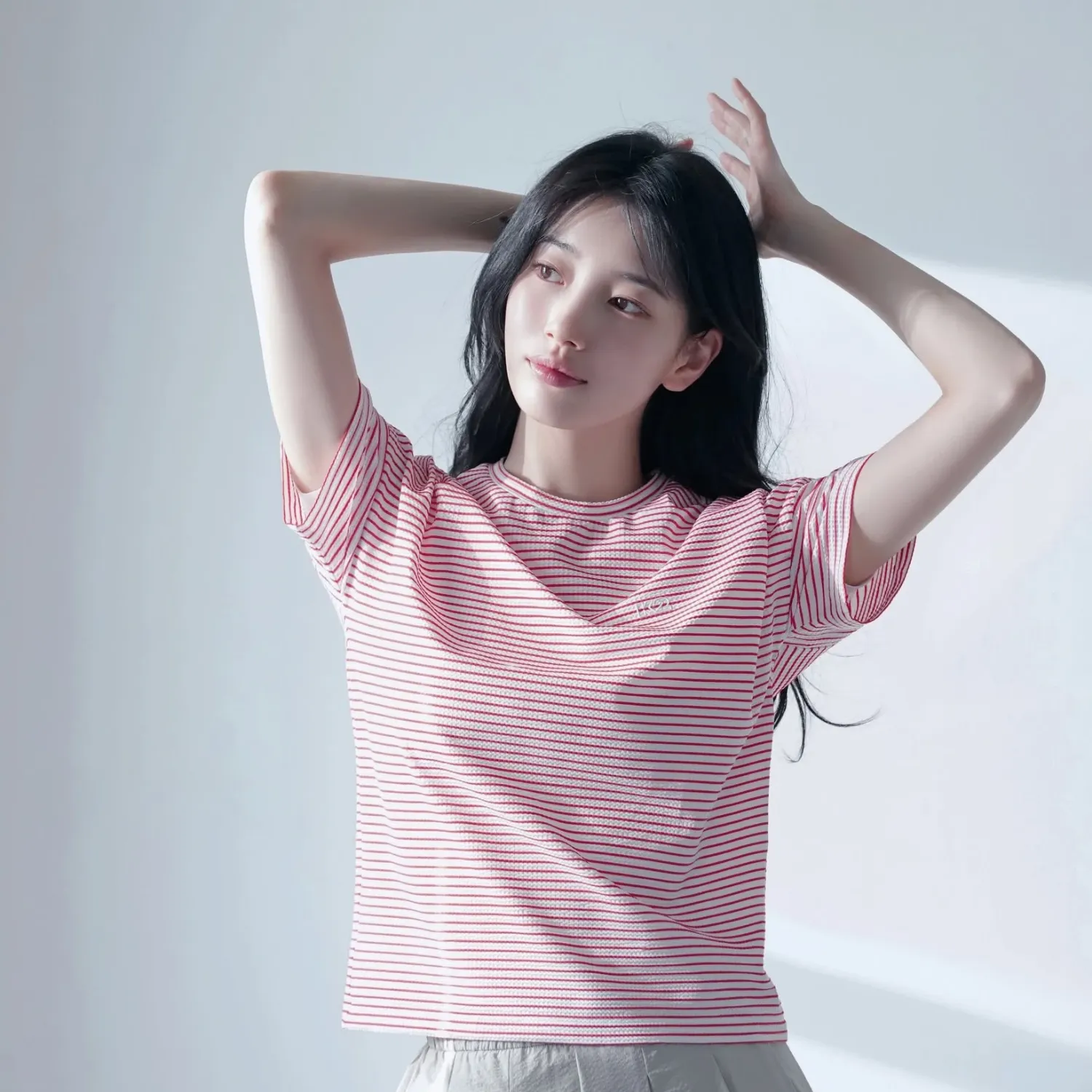 Recent activity shot of Bae Suzy