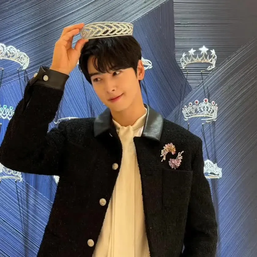 Recent activity shot of Cha Eunwoo