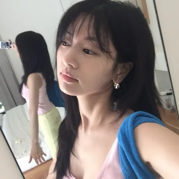 Recent activity shot of Jung Somin