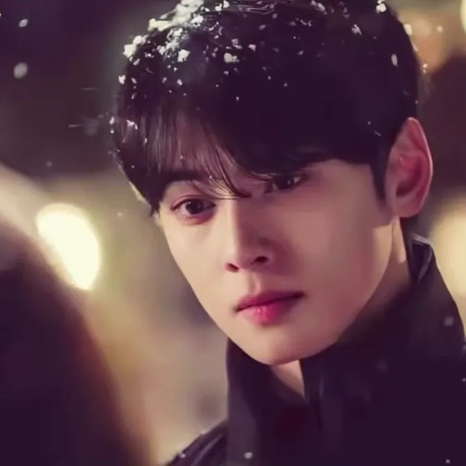 Recent activity shot of Cha Eunwoo