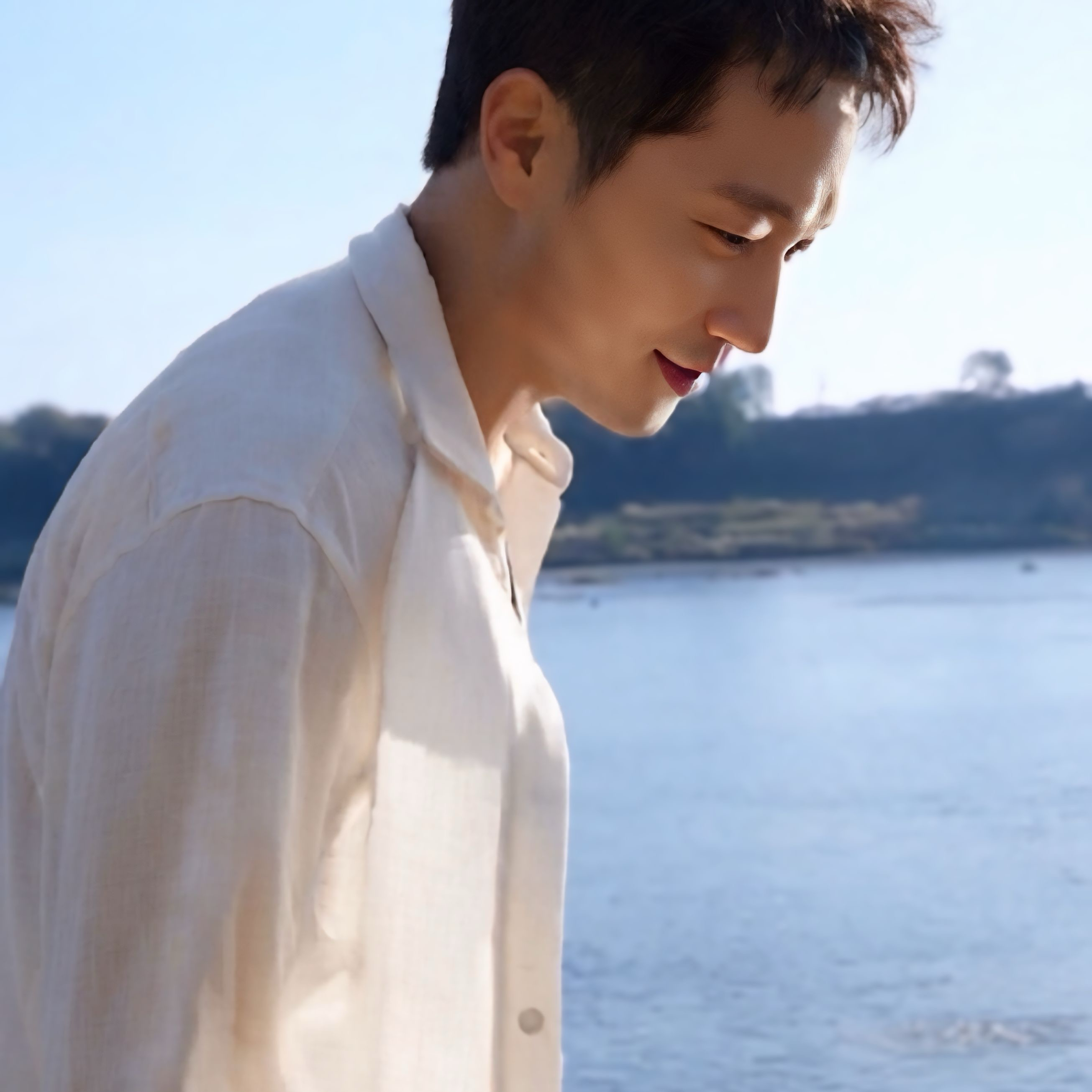 A moment captured by a fan of Son Seokkoo