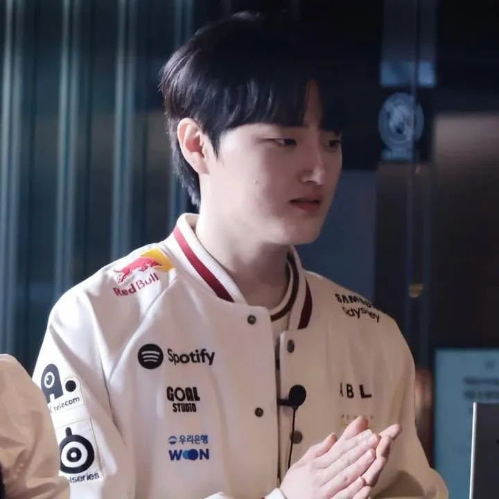 A moment captured by a fan of Faker