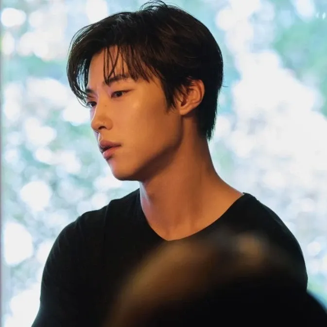 Behind-the-scenes cut of Woo Dohwan