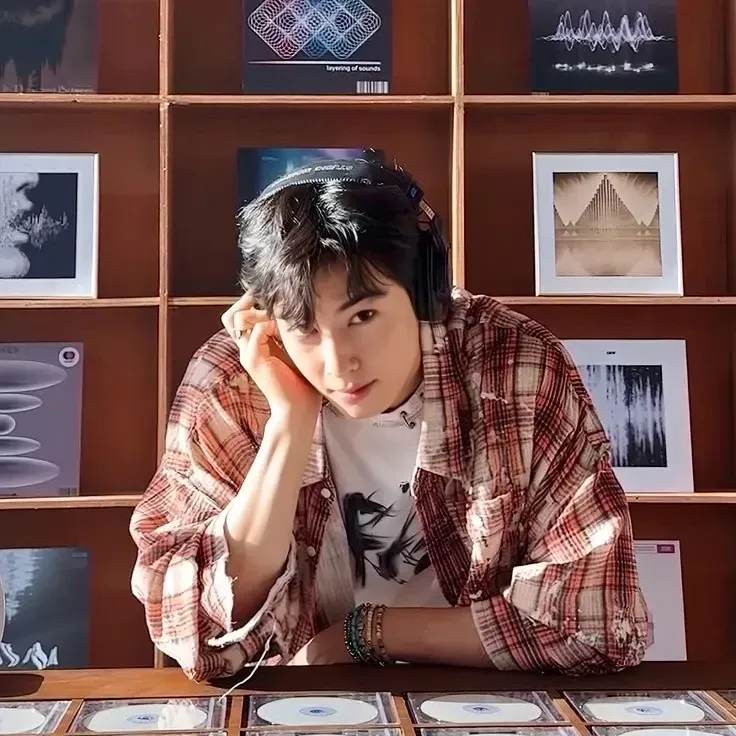 Latest photo of Cha Eunwoo