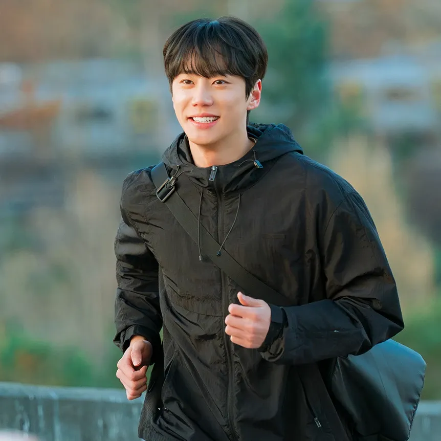 Latest photo of Lee Junyoung