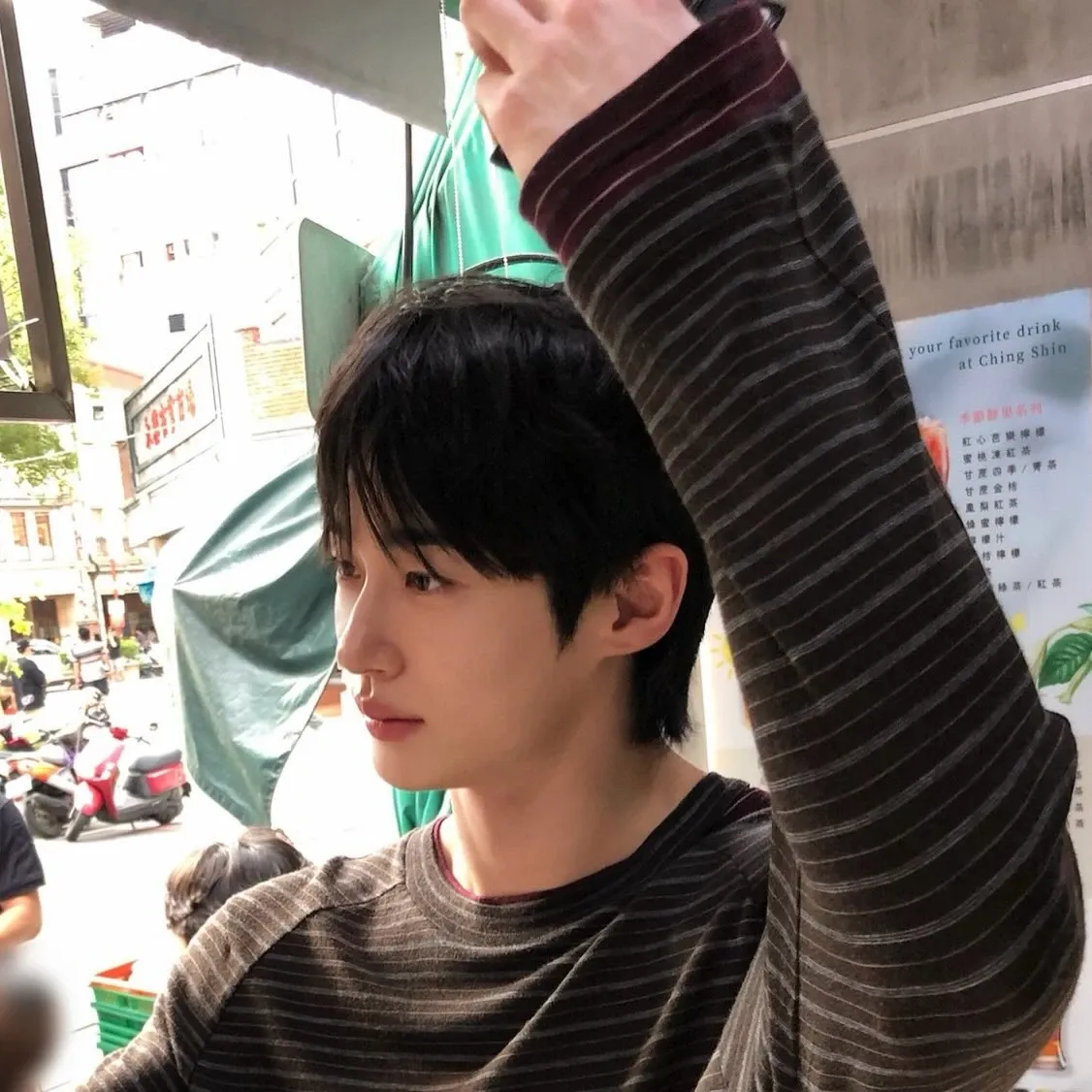 Behind-the-scenes cut of Byeon Wooseok