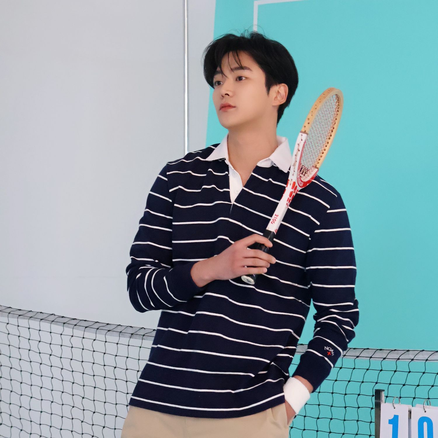 로운의 비하인드 컷