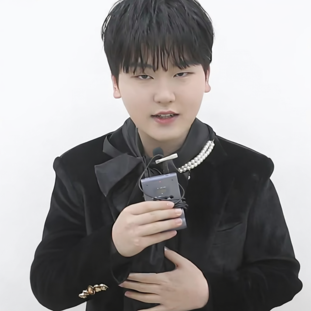 A moment captured by a fan of Park Sungon