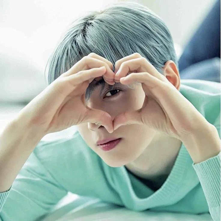 Behind-the-scenes cut of Cha Eunwoo