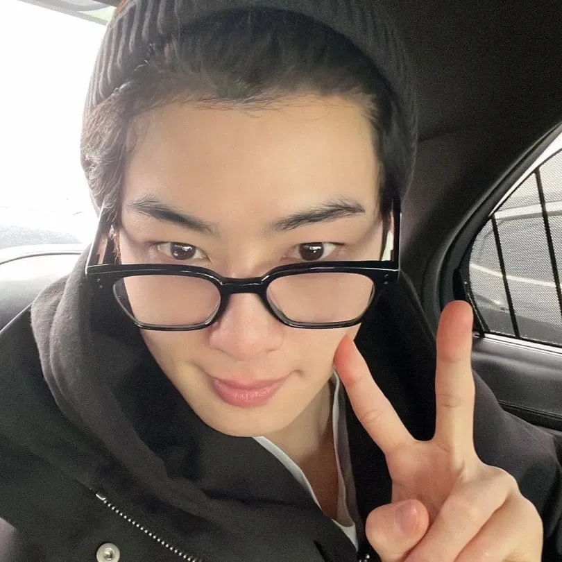 A moment captured by a fan of Cha Eunwoo