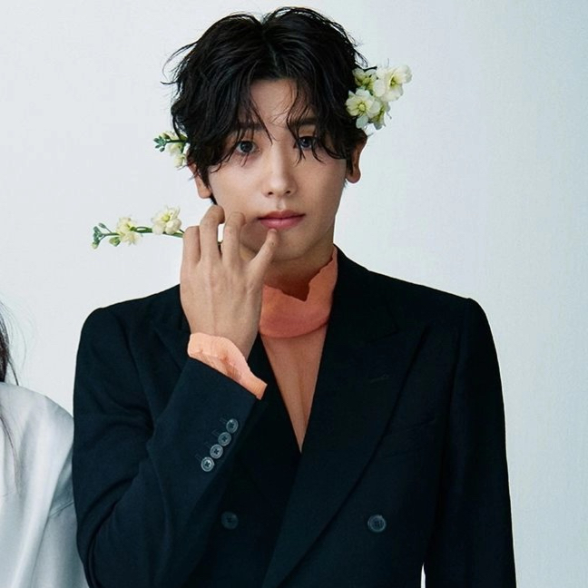 Latest photo of Park Hyungsik