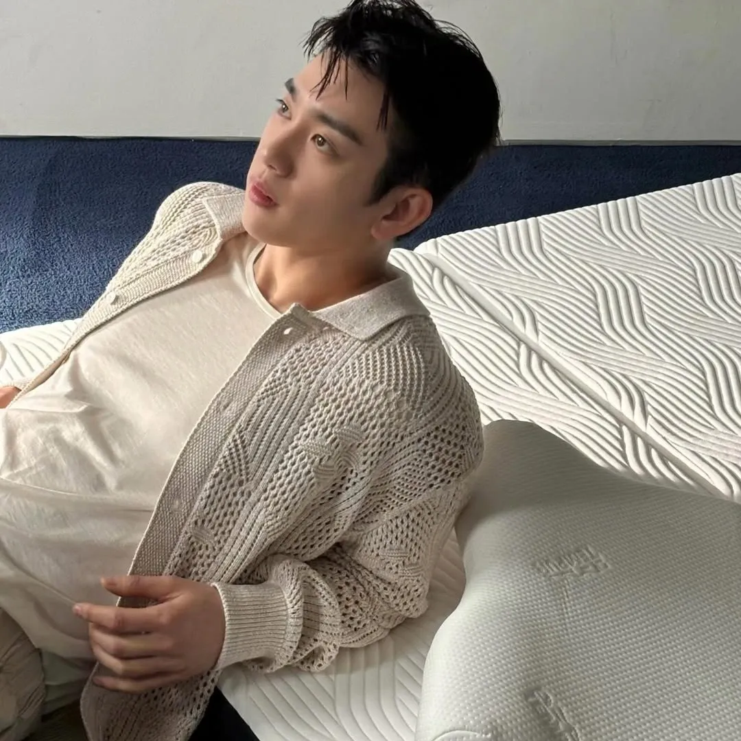Momen yang diabadikan oleh penggemar Park Jinyoung
