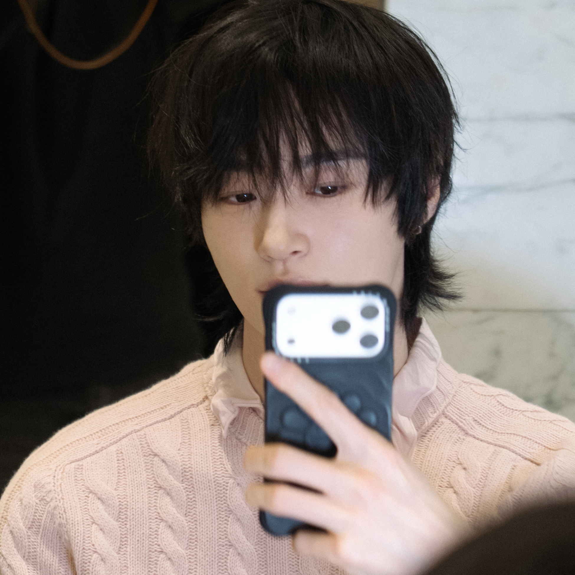 Behind-the-scenes cut of Byeon Wooseok