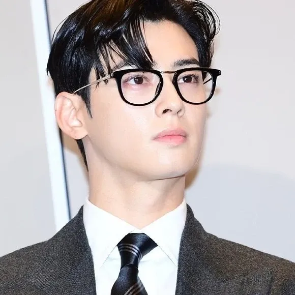 Latest photo of Cha Eunwoo