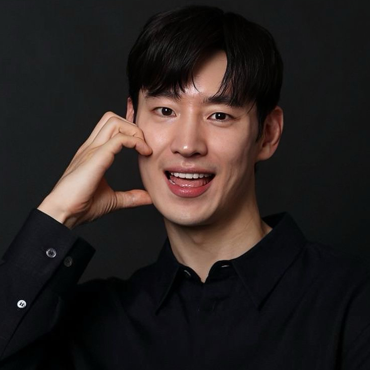 Behind-the-scenes cut of Lee Jaehoon