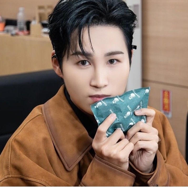 Behind-the-scenes cut of Kim Heejae