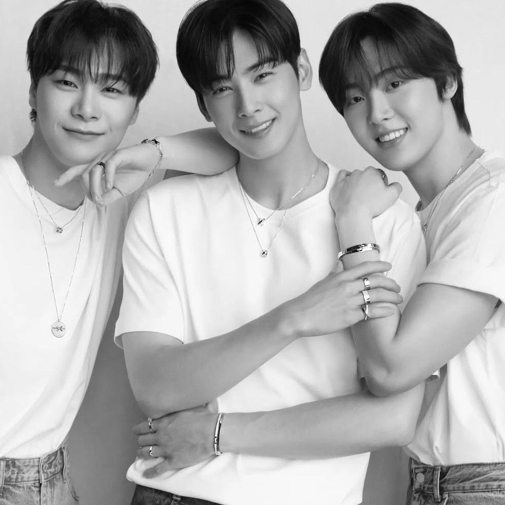 Recent activity shot of Cha Eunwoo