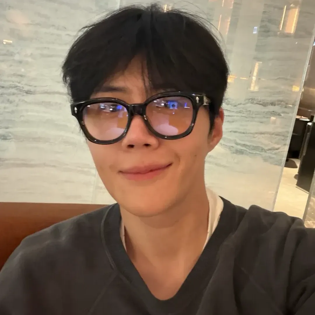 Behind-the-scenes cut of Kim Seonho