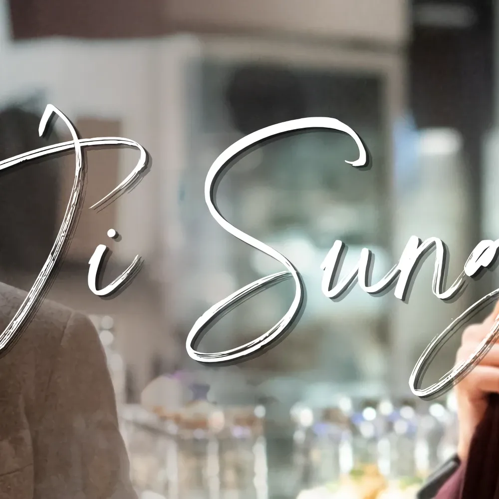 Behind-the-scenes cut of Ji Sung