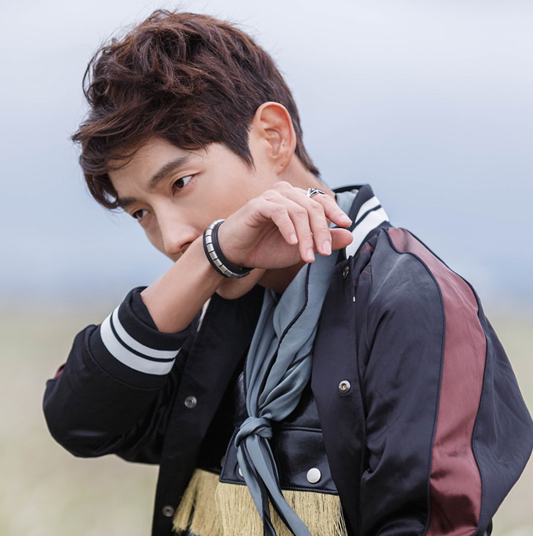Behind-the-scenes cut of Lee Joongi