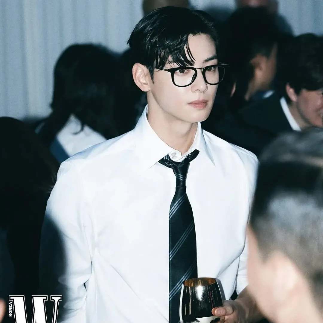 Latest photo of Cha Eunwoo