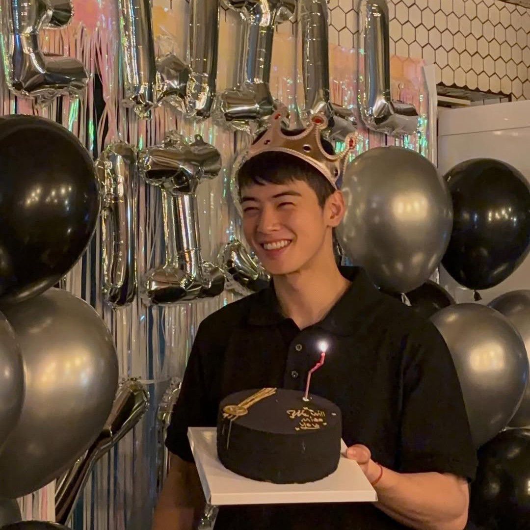 Foto terbaru dari Cha Eunwoo