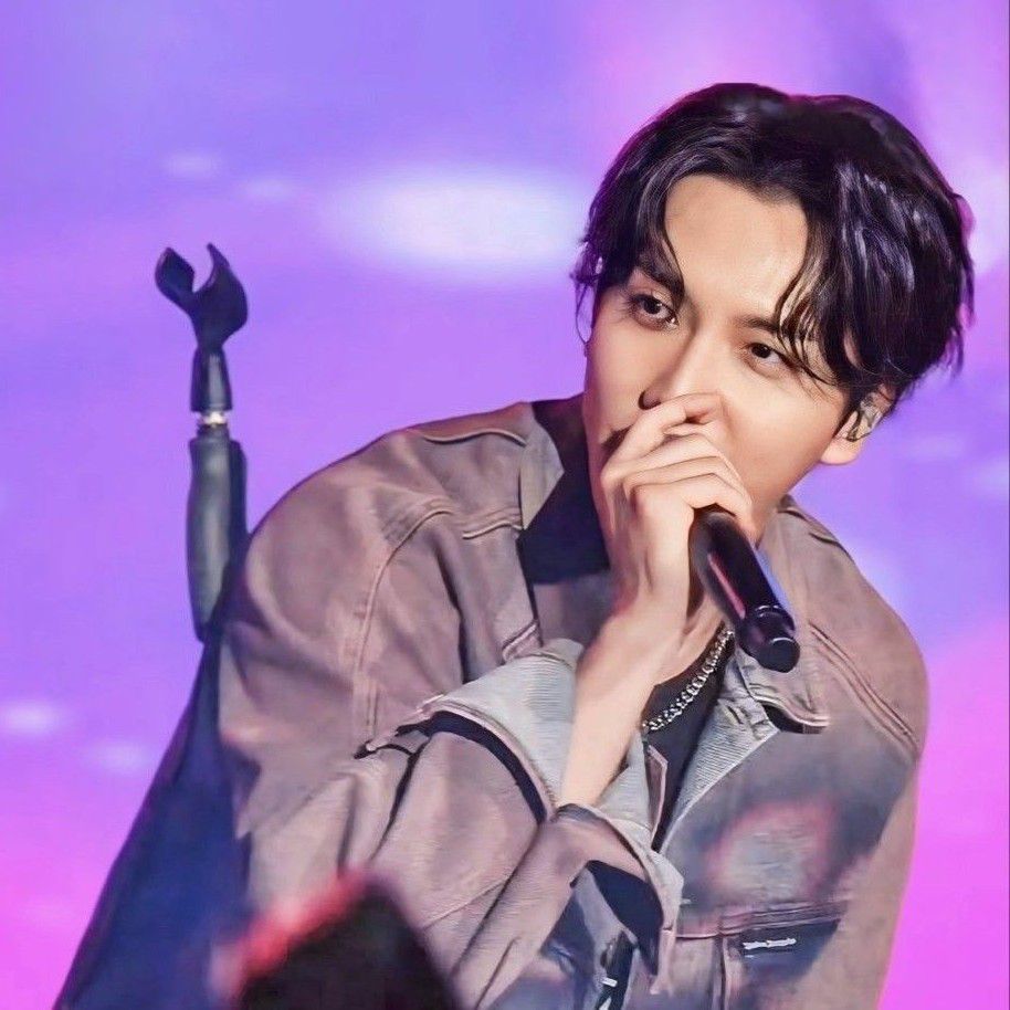 Momen yang diabadikan oleh penggemar Lee Seunggi