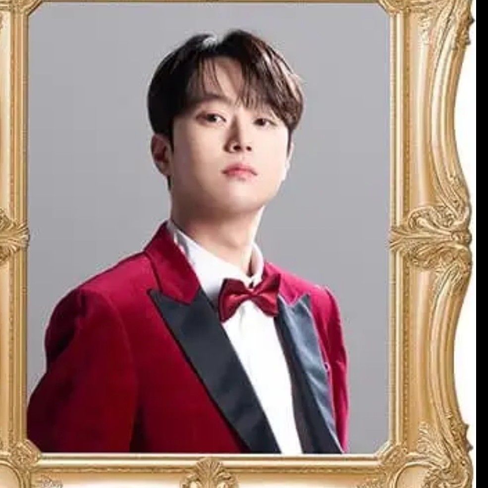 Behind-the-scenes cut of Lee Chanwon