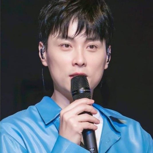 A moment captured by a fan of Min Kyunghoon