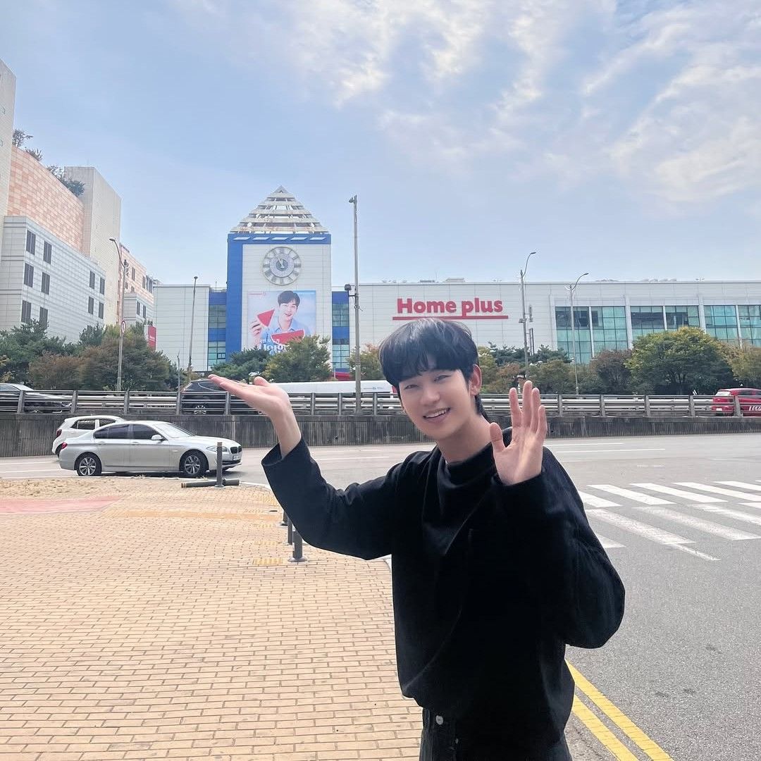 金秀贤的最新照片