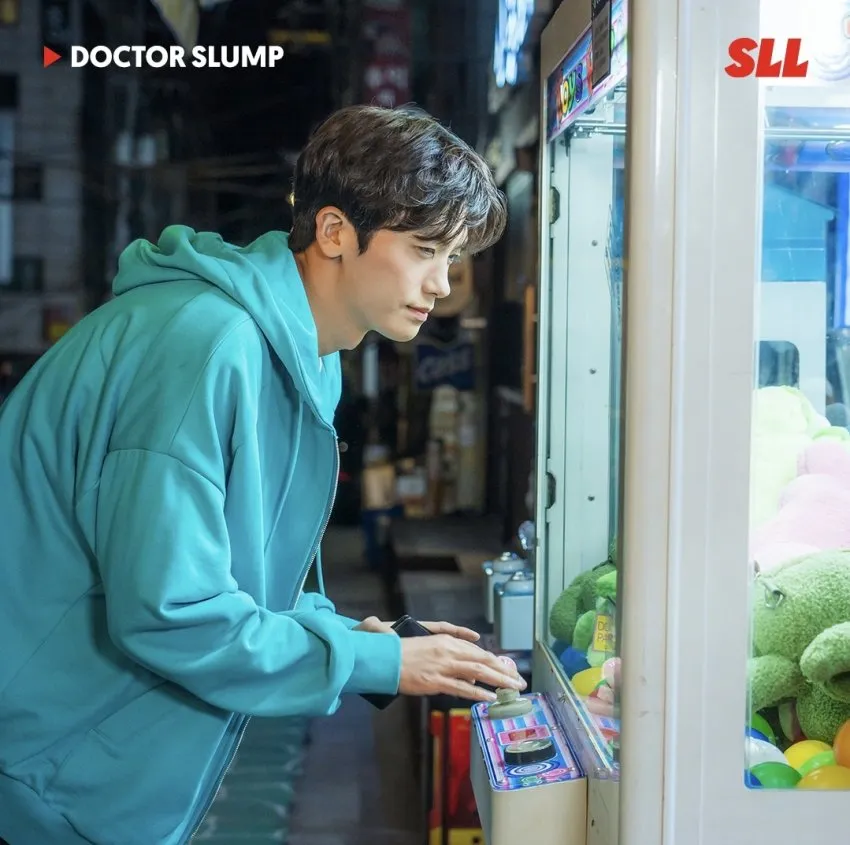 Behind-the-scenes cut of Park Hyungsik